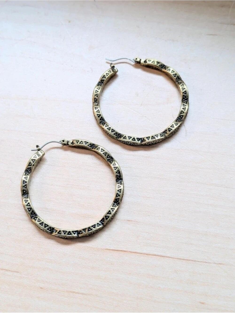 Lainey Wilson Bronze Gold Etched Hoop Earrings